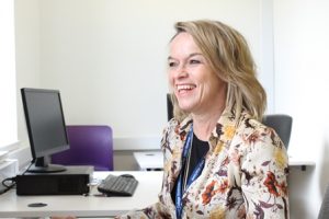 Lisa Thomas<br>Hyfforddwr Gyrfa