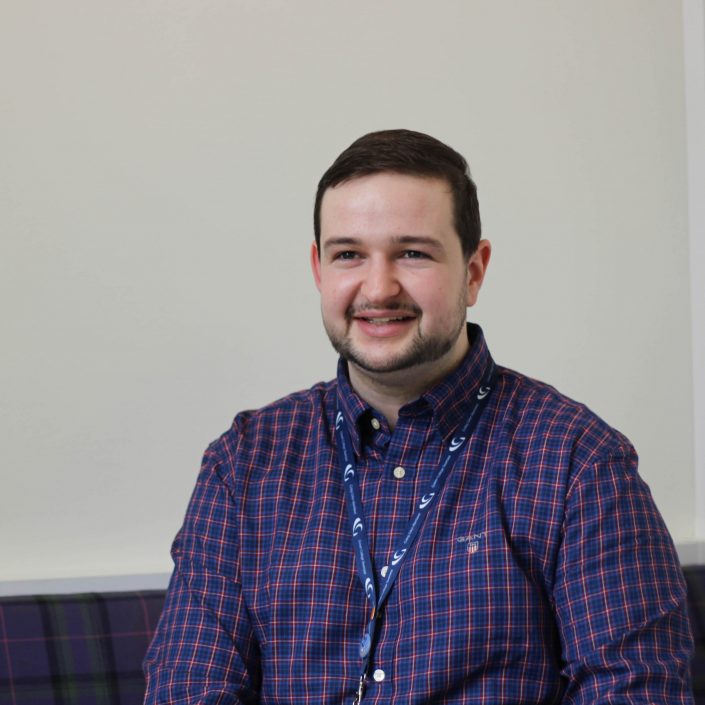 Owen Davies <br/> Cydlynydd Ymgysylltu